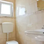 - アパート