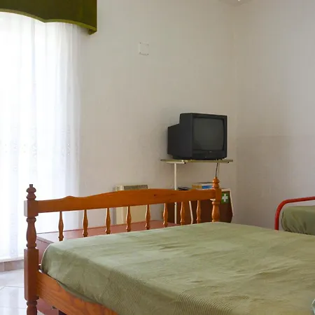 - Apartamento