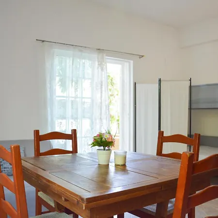 - Apartamento *