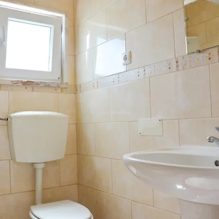 - Apartamento
