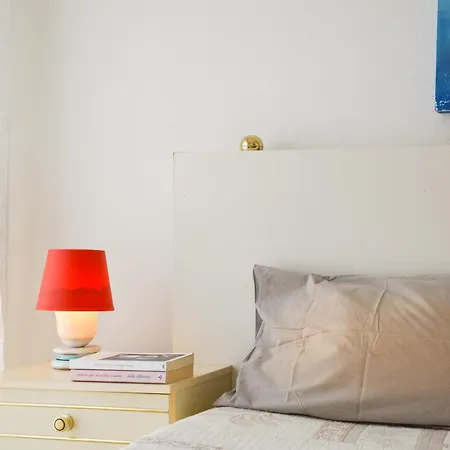 - Apartamento *